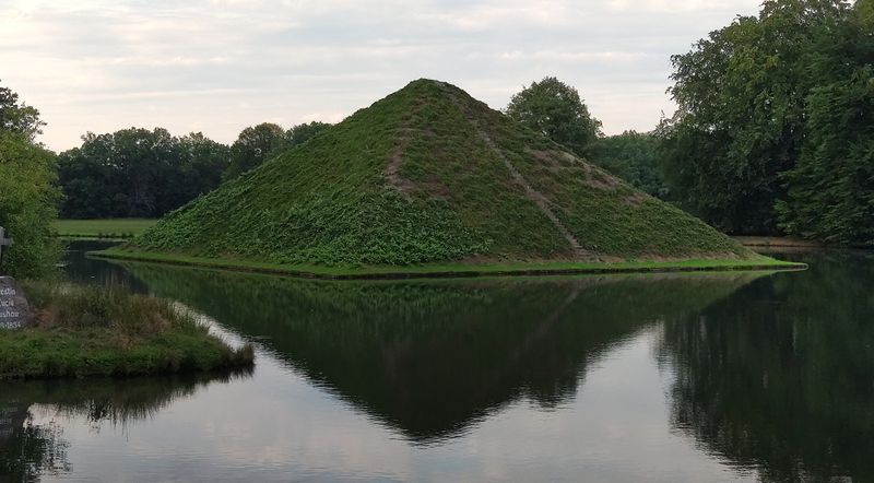 Datei:Wasserpyramide.jpg