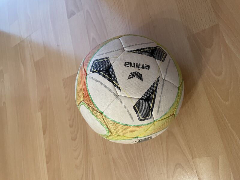 Datei:Fußball.jpeg